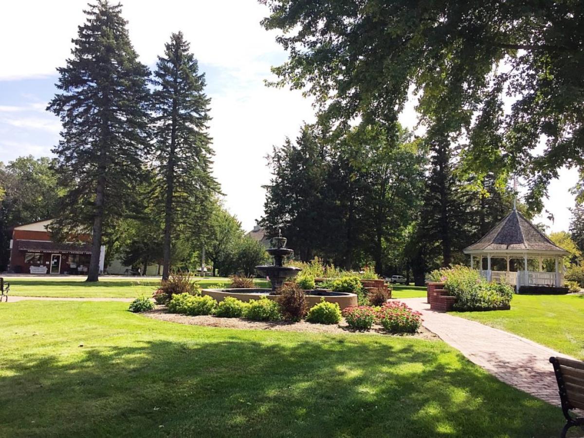 Woodbury Gazebo and Fountain